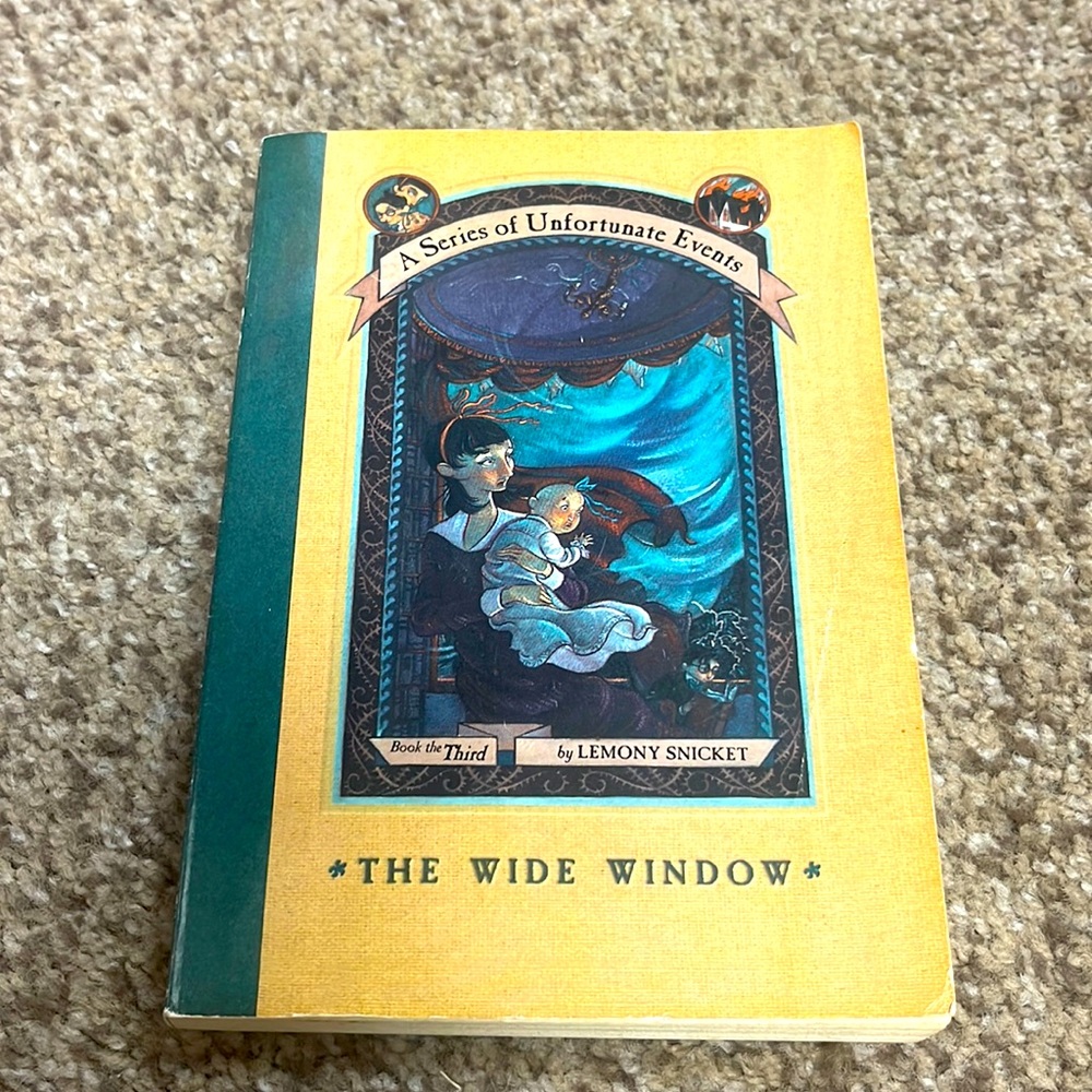 A series of unfortunate events book the third, the wide window by lemony Snicket